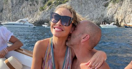 Chrishell Stause and Jason Oppenheim are dating.